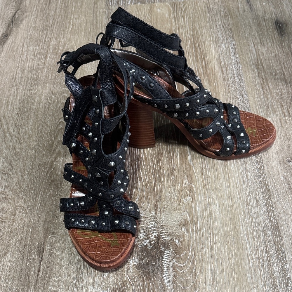 🔥 Sam Edelman Studded Strappy Block Heel Sandals – Black & Brown